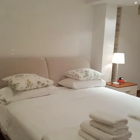 Colonial Close To Lone Beach Apartment *